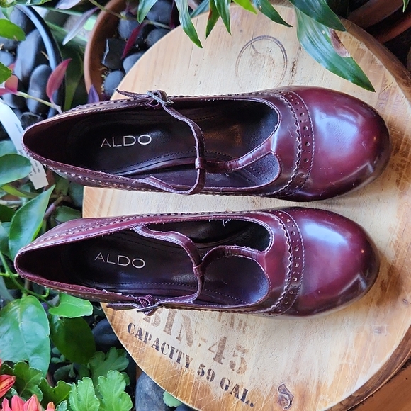 8M Burgundy Wine Dark Red Brogued Patent Aldo T-strap Round-Toe Mary Janes Vegan - Picture 2 of 10